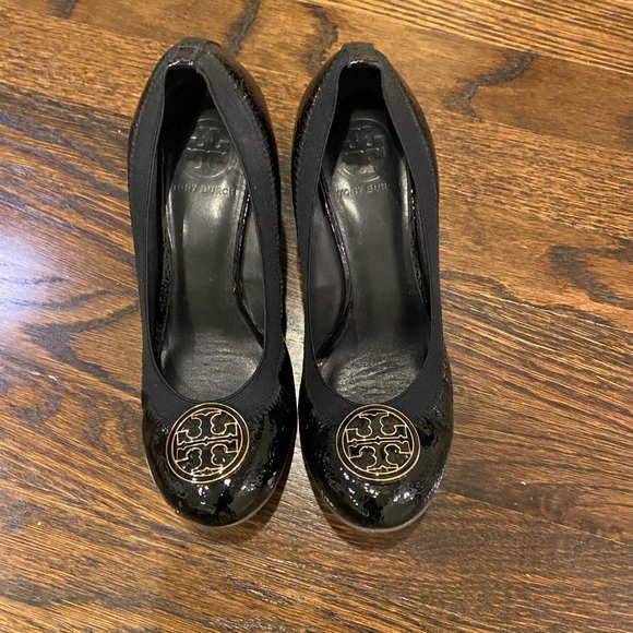 Tory Burch Black Caroline 65 mm Wedge Size 7.5 - Picture 1 of 3